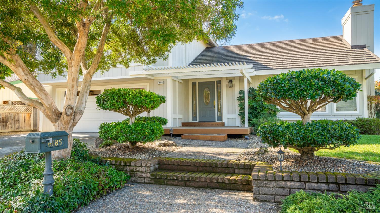 Detail Gallery Image 2 of 47 For 6185 San Gabriel Pl, Rohnert Park,  CA 94928 - 3 Beds | 2/1 Baths