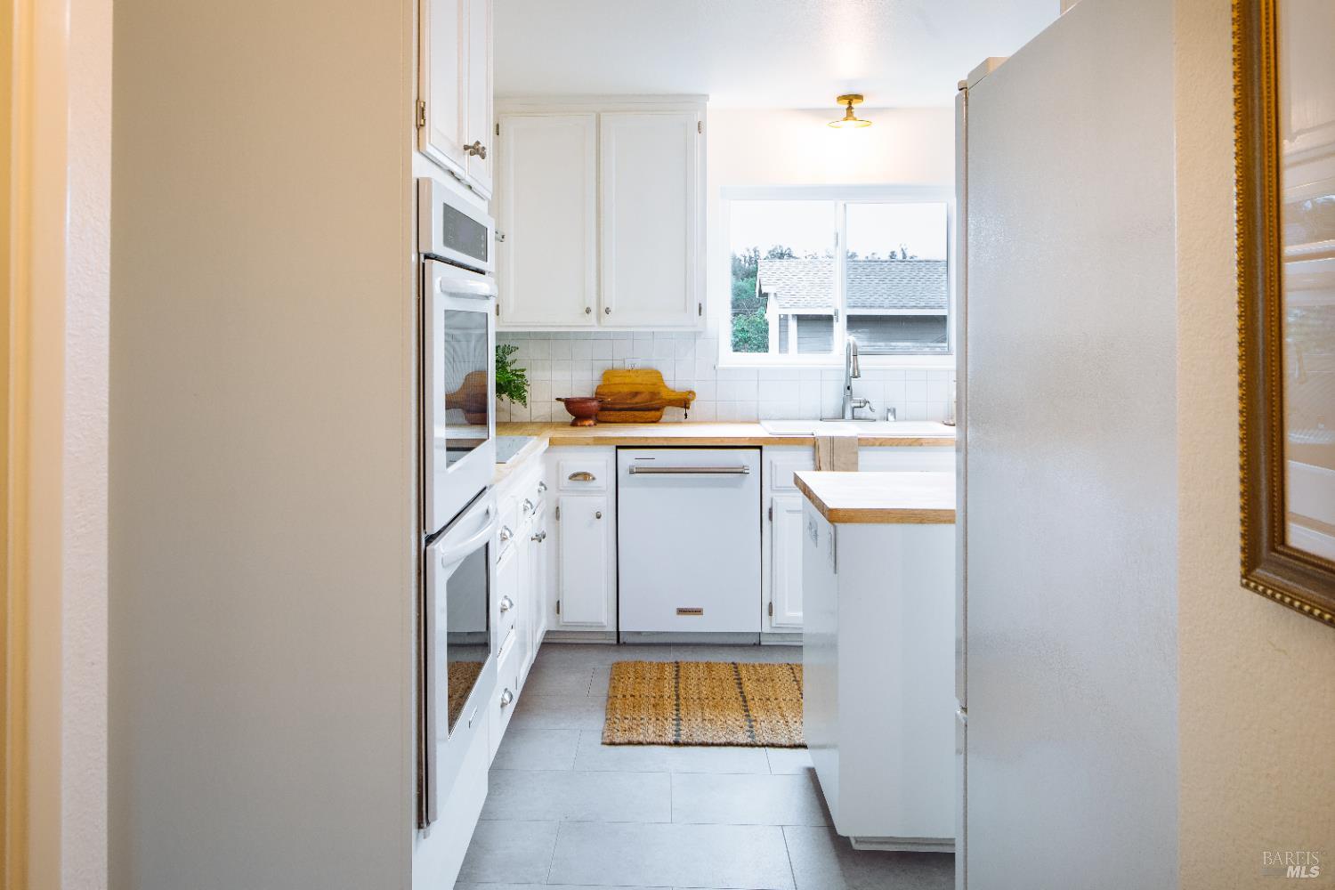 Detail Gallery Image 13 of 45 For 874 Cherry St, Petaluma,  CA 94952 - 4 Beds | 3 Baths