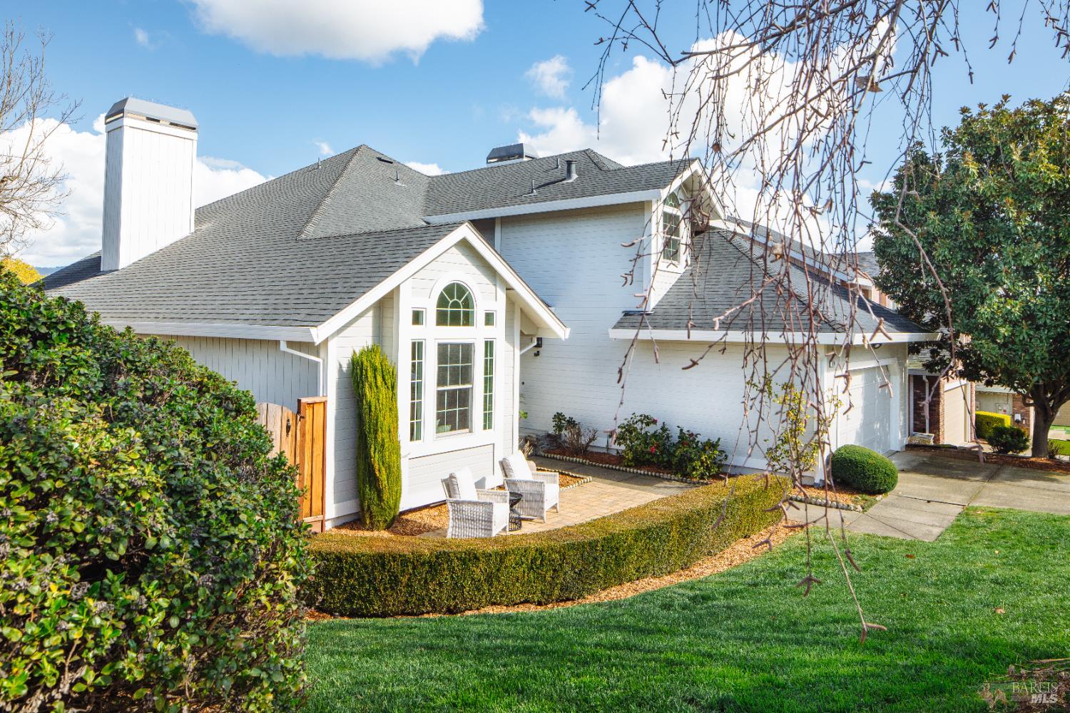 Detail Gallery Image 2 of 45 For 874 Cherry St, Petaluma,  CA 94952 - 4 Beds | 3 Baths