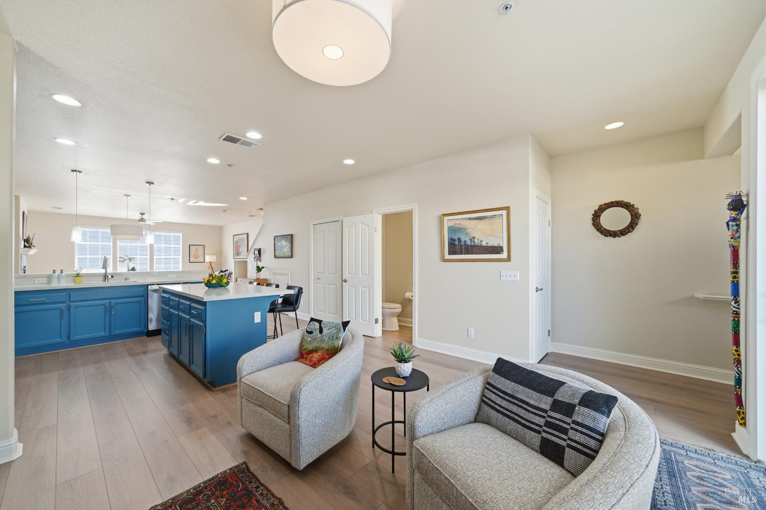 Detail Gallery Image 3 of 35 For 191 Johnson St, Windsor,  CA 95492 - 3 Beds | 2/1 Baths