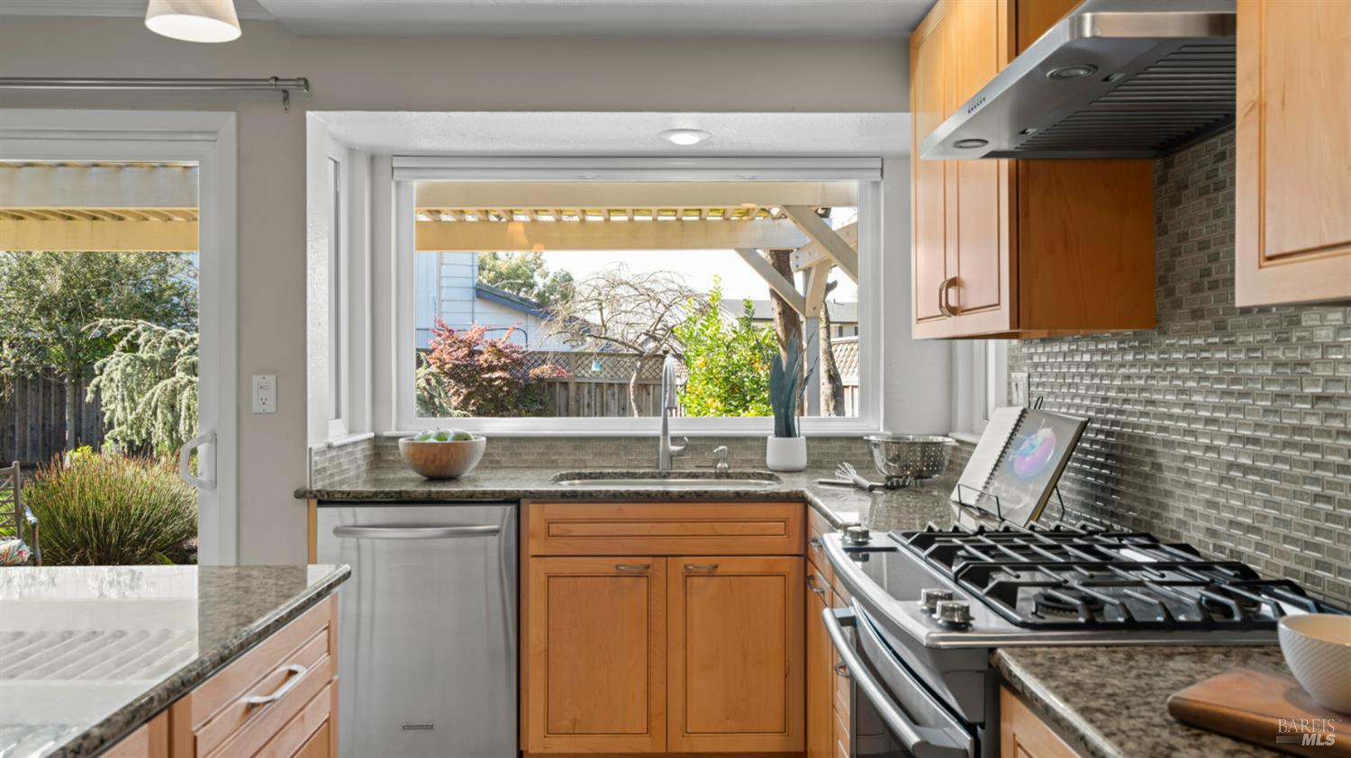 Detail Gallery Image 13 of 47 For 6185 San Gabriel Pl, Rohnert Park,  CA 94928 - 3 Beds | 2/1 Baths