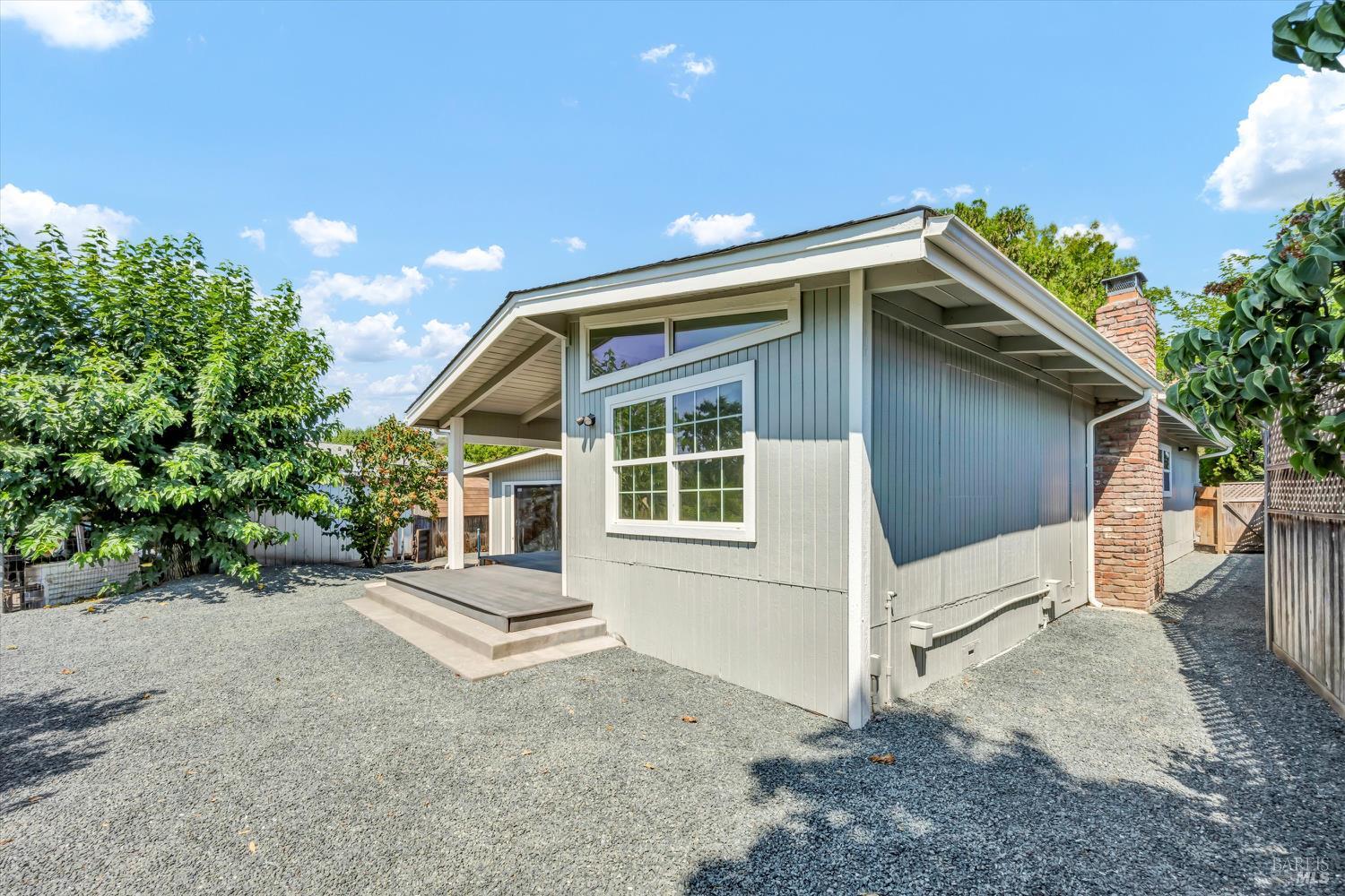 Detail Gallery Image 27 of 38 For 12773 Island Cir, Clearlake Oaks,  CA 95423 - 3 Beds | 1/1 Baths