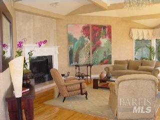 Detail Gallery Image 18 of 24 For 10 Cliff Rd, Belvedere,  CA 94920 - 5 Beds | 3/1 Baths