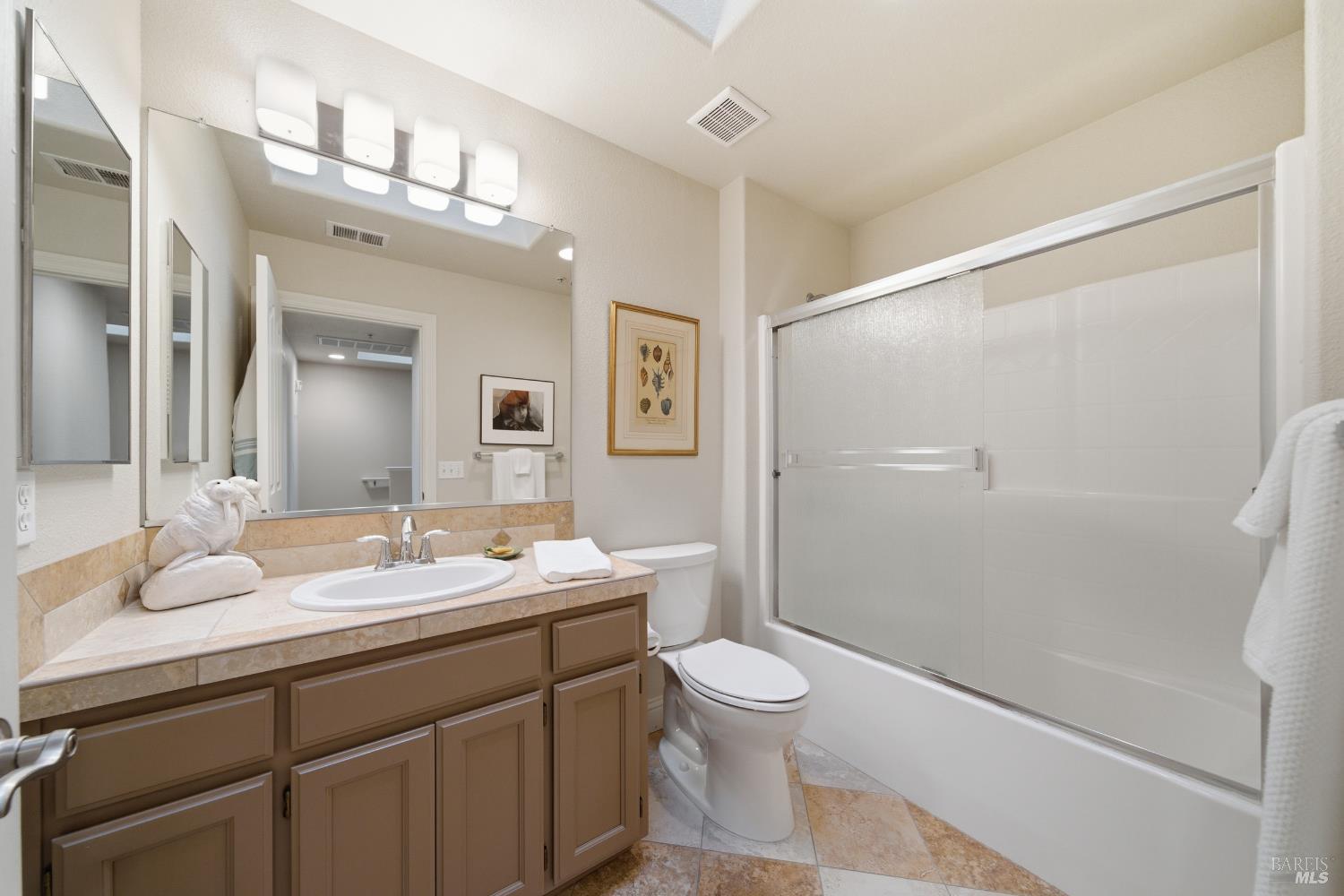 Detail Gallery Image 26 of 35 For 191 Johnson St, Windsor,  CA 95492 - 3 Beds | 2/1 Baths