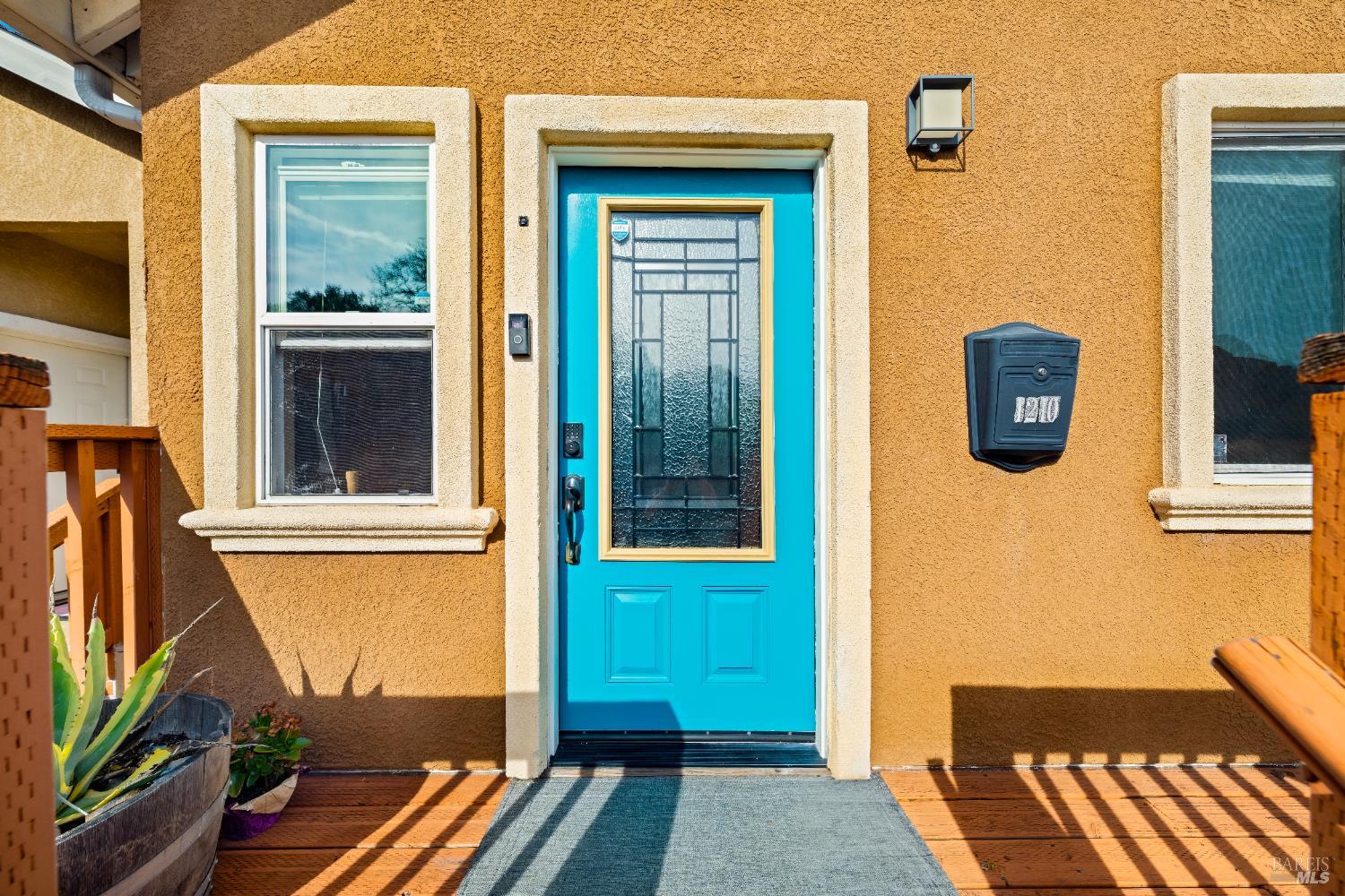 Detail Gallery Image 4 of 51 For 1210 Florida St, Vallejo,  CA 94590 - 4 Beds | 2 Baths