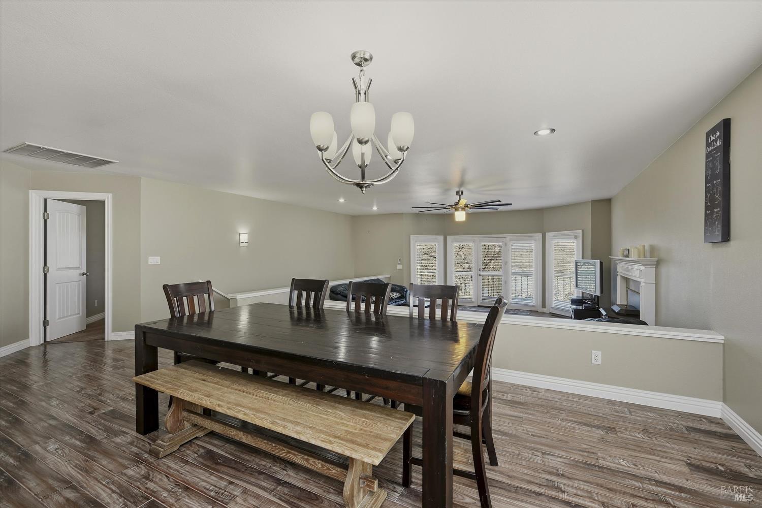 Detail Gallery Image 15 of 44 For 19246 N Shore Ct, Hidden Valley Lake,  CA 95467 - 3 Beds | 3 Baths