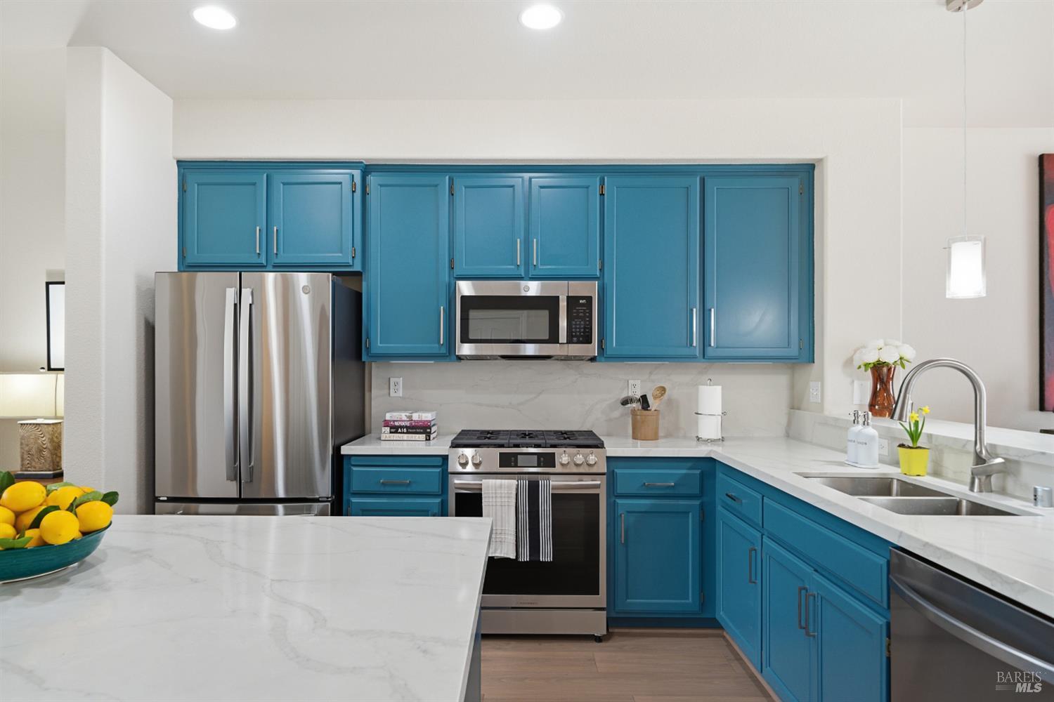 Detail Gallery Image 7 of 35 For 191 Johnson St, Windsor,  CA 95492 - 3 Beds | 2/1 Baths