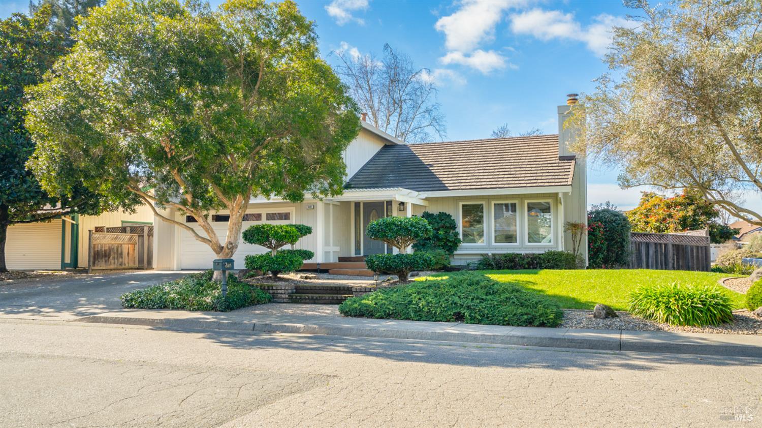 Detail Gallery Image 3 of 47 For 6185 San Gabriel Pl, Rohnert Park,  CA 94928 - 3 Beds | 2/1 Baths