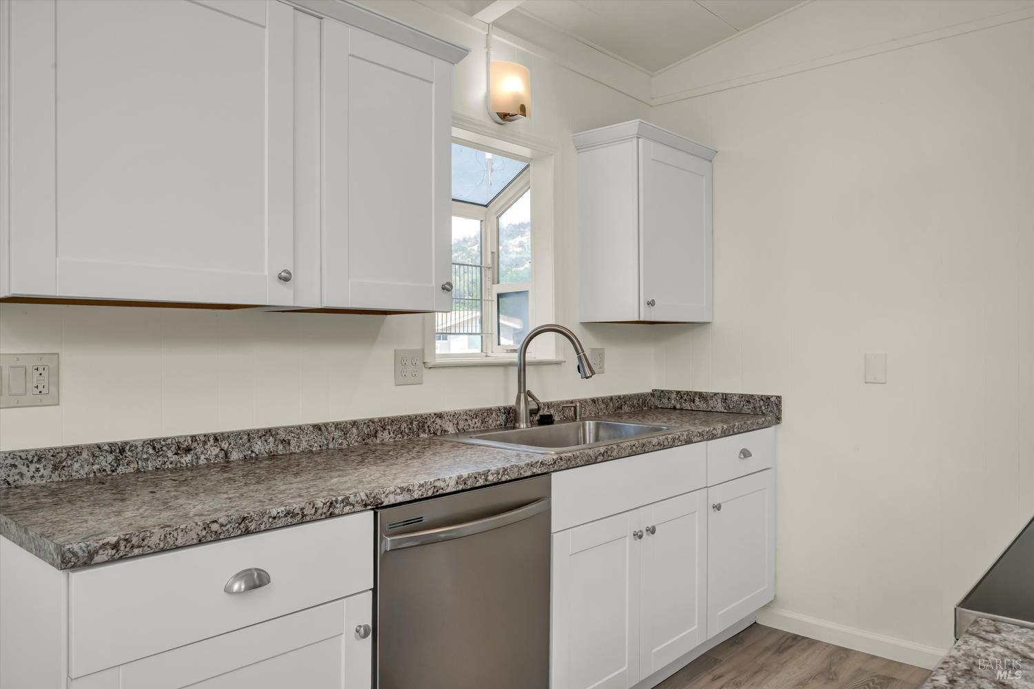 Detail Gallery Image 11 of 38 For 12773 Island Cir, Clearlake Oaks,  CA 95423 - 3 Beds | 1/1 Baths