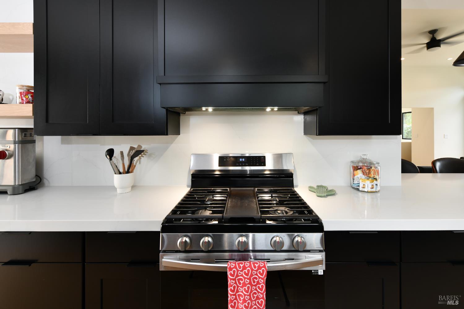 Detail Gallery Image 19 of 44 For 2470 W Pueblo Ave, Napa,  CA 94558 - 3 Beds | 2 Baths