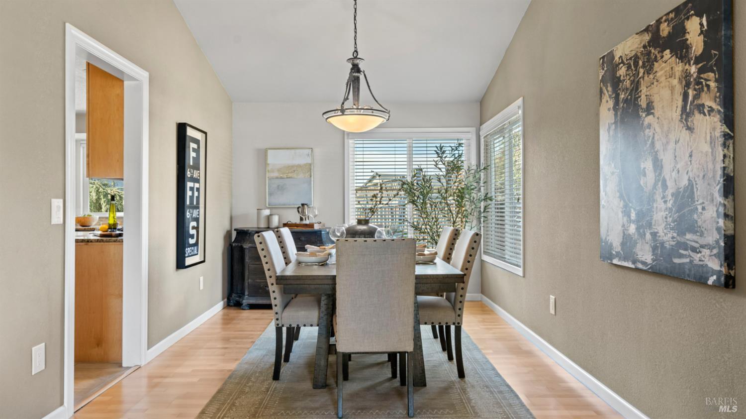 Detail Gallery Image 10 of 47 For 6185 San Gabriel Pl, Rohnert Park,  CA 94928 - 3 Beds | 2/1 Baths