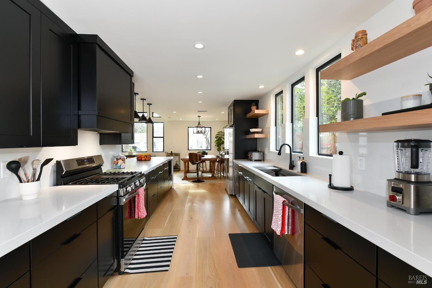 Detail Gallery Image 21 of 44 For 2470 W Pueblo Ave, Napa,  CA 94558 - 3 Beds | 2 Baths