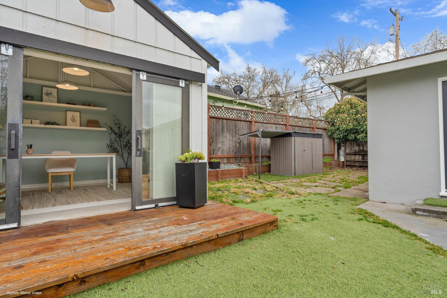 Detail Gallery Image 23 of 26 For 1021 Mcnear Ave, Petaluma,  CA 94952 - 3 Beds | 2 Baths