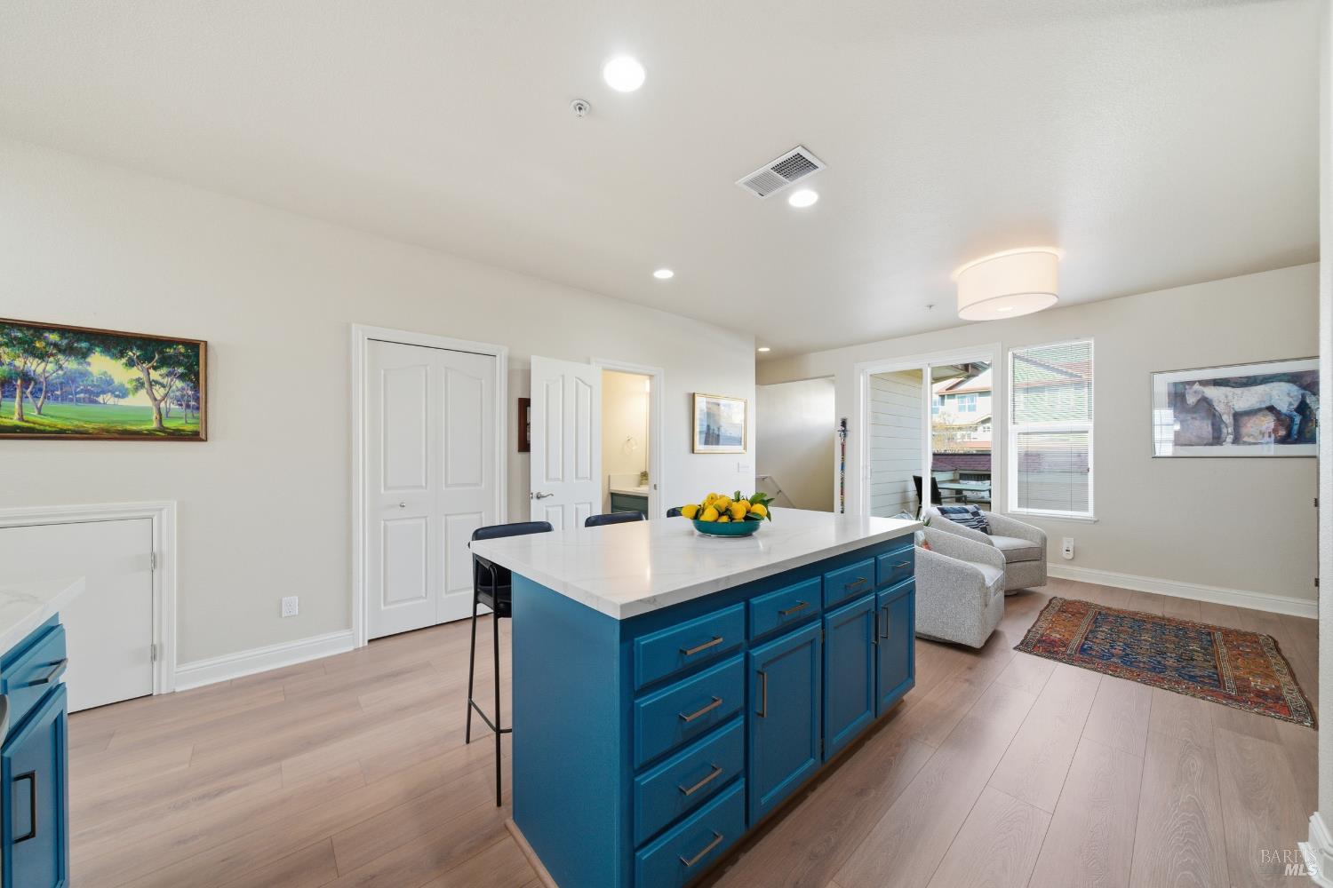 Detail Gallery Image 8 of 35 For 191 Johnson St, Windsor,  CA 95492 - 3 Beds | 2/1 Baths