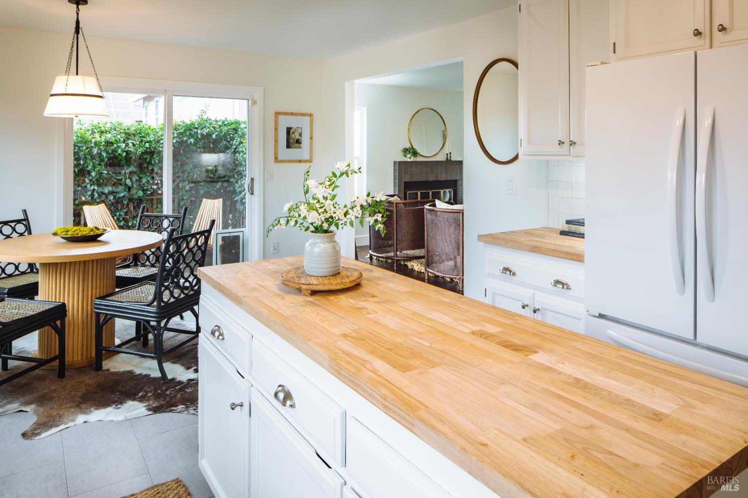 Detail Gallery Image 15 of 45 For 874 Cherry St, Petaluma,  CA 94952 - 4 Beds | 3 Baths