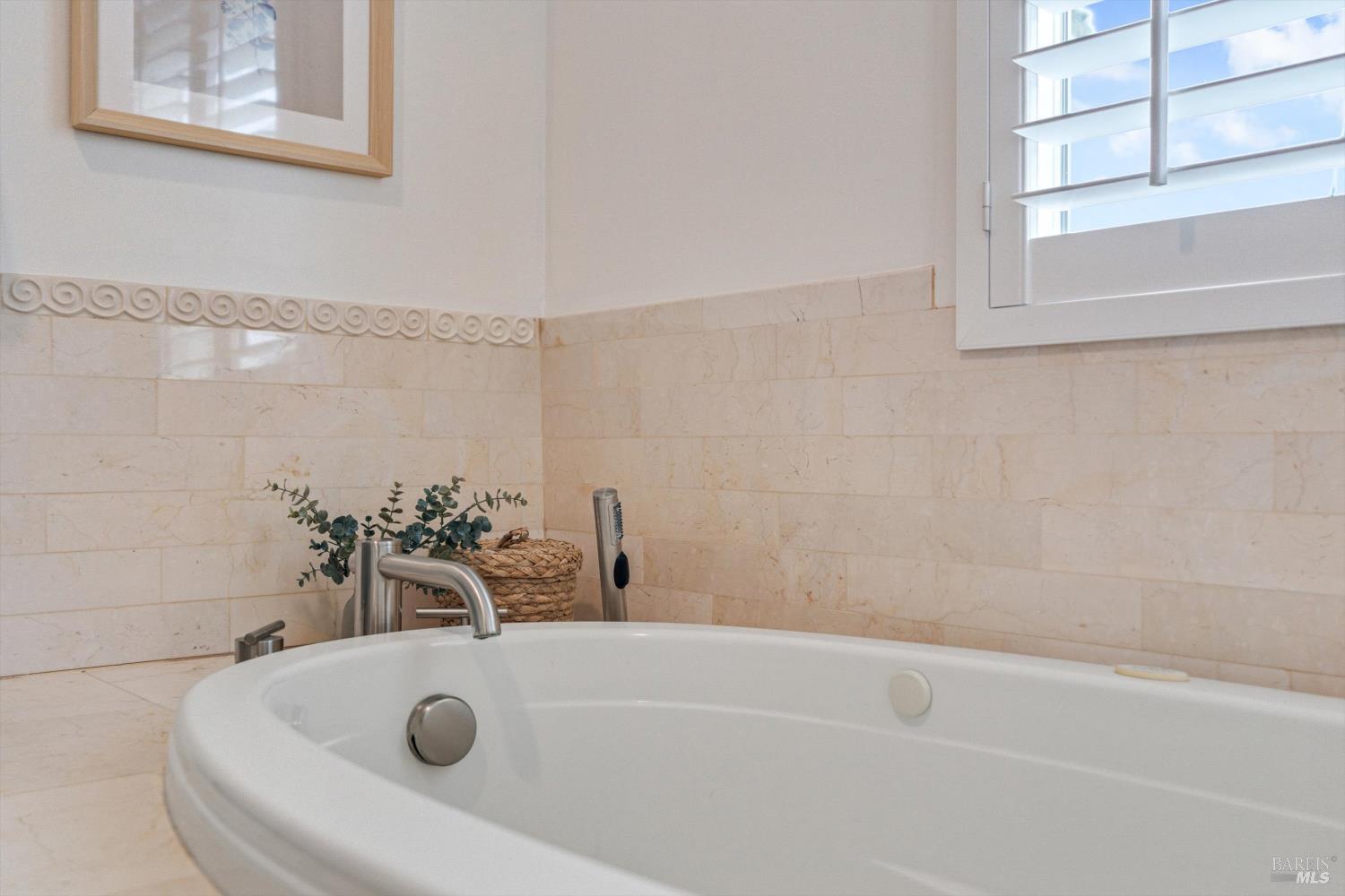 Detail Gallery Image 19 of 26 For 1021 Mcnear Ave, Petaluma,  CA 94952 - 3 Beds | 2 Baths