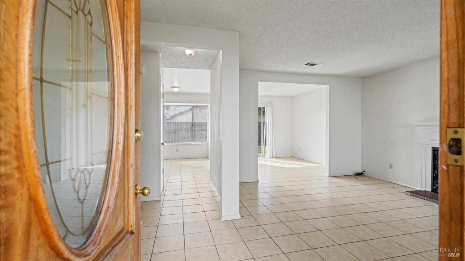 Detail Gallery Image 10 of 43 For 523 Blue Wing Dr, Suisun City,  CA 94585 - 3 Beds | 2 Baths