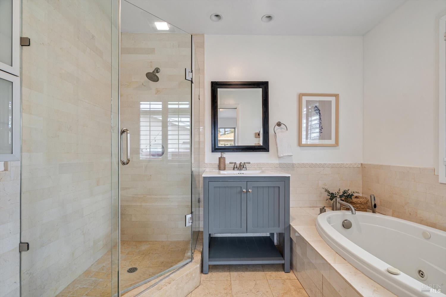 Detail Gallery Image 18 of 26 For 1021 Mcnear Ave, Petaluma,  CA 94952 - 3 Beds | 2 Baths