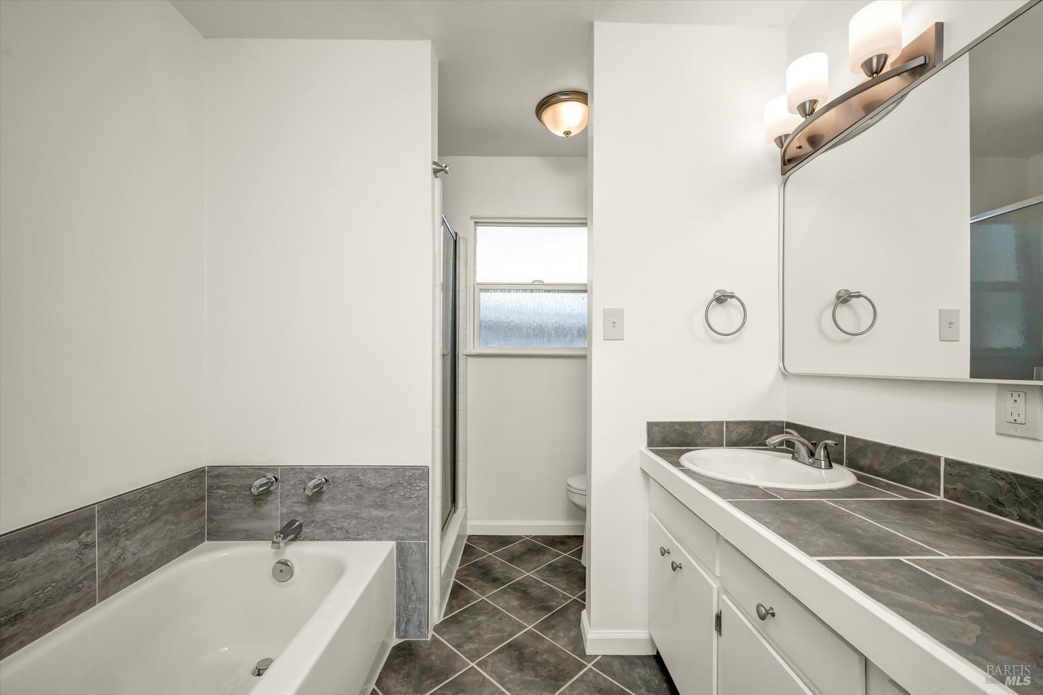 Detail Gallery Image 13 of 38 For 12773 Island Cir, Clearlake Oaks,  CA 95423 - 3 Beds | 1/1 Baths