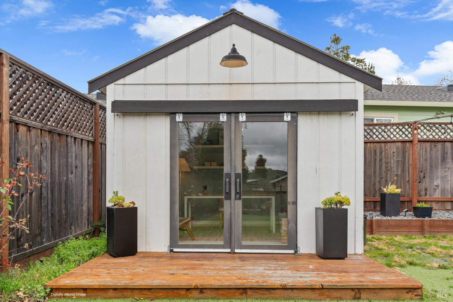 Detail Gallery Image 22 of 26 For 1021 Mcnear Ave, Petaluma,  CA 94952 - 3 Beds | 2 Baths