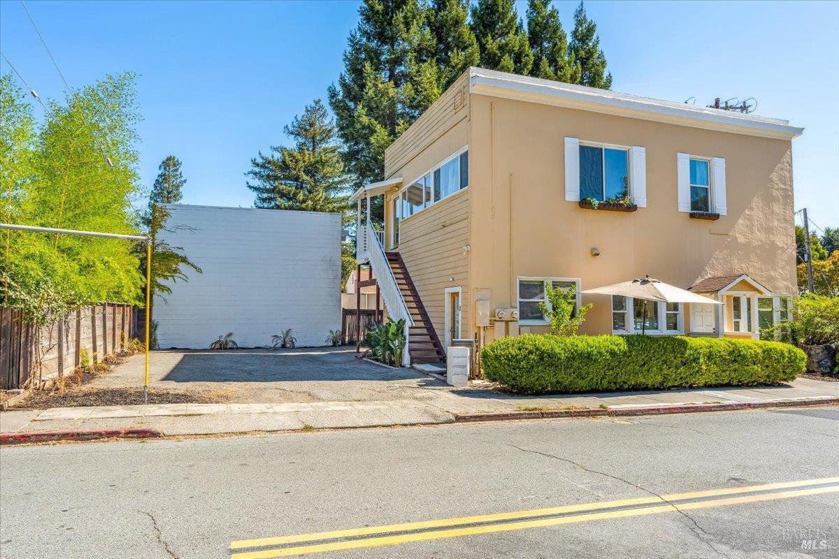 Detail Gallery Image 35 of 36 For 2 Willow Ave, Fairfax,  CA 94930 - – Beds | – Baths