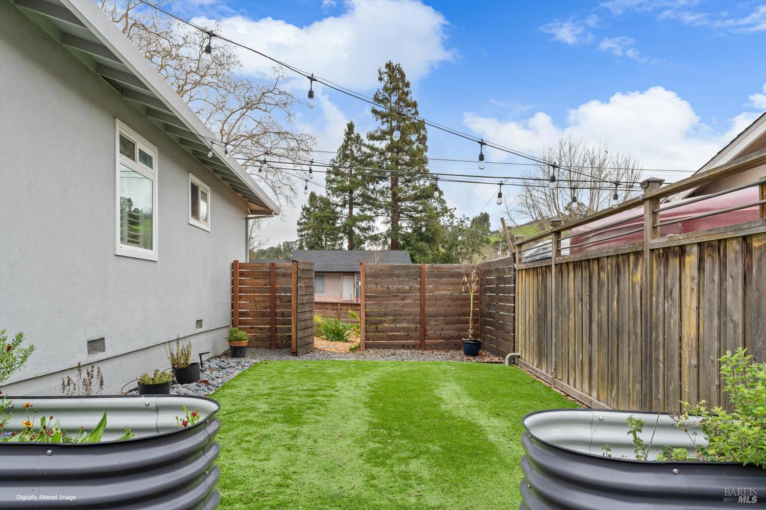 Detail Gallery Image 25 of 26 For 1021 Mcnear Ave, Petaluma,  CA 94952 - 3 Beds | 2 Baths