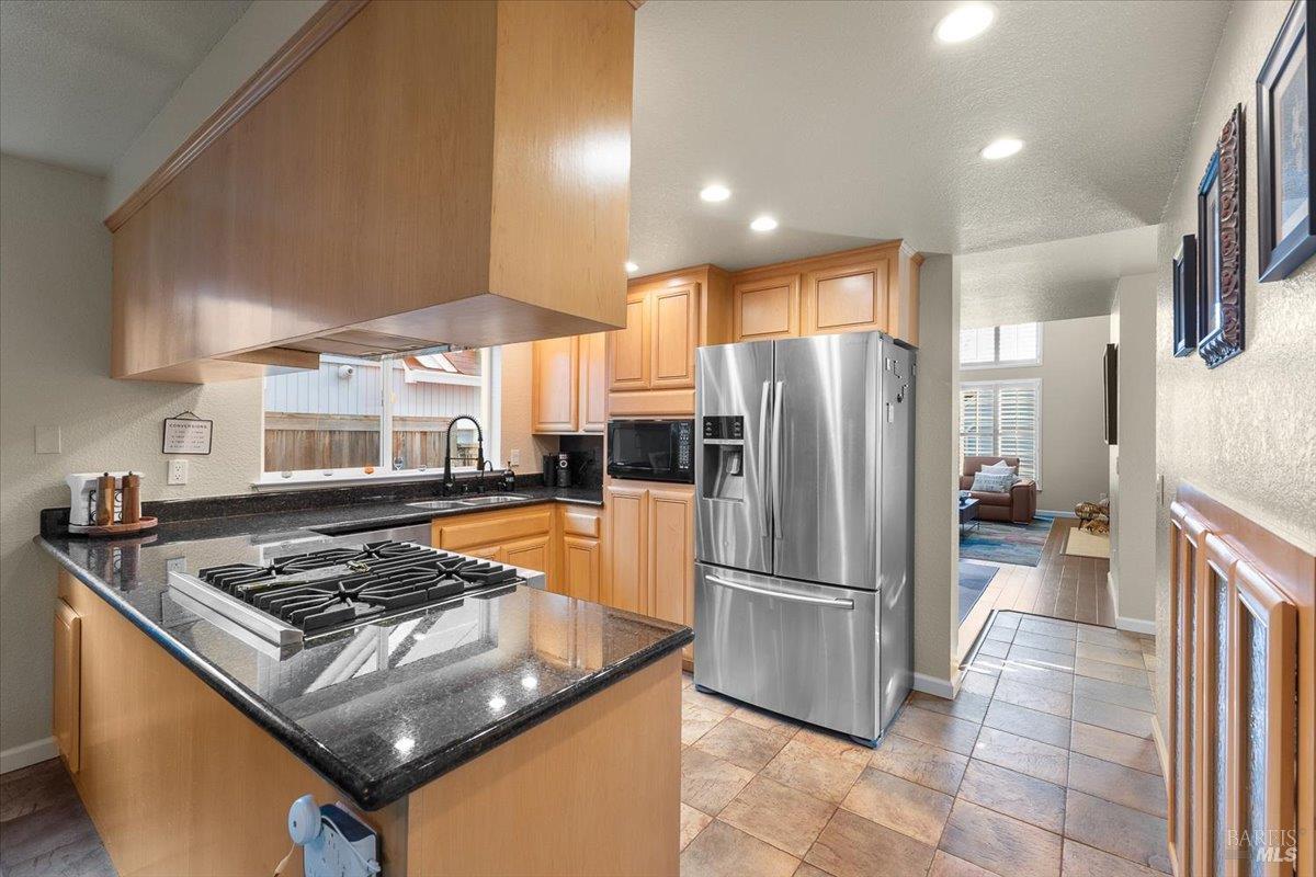 Detail Gallery Image 12 of 54 For 1631 Gamay St, Santa Rosa,  CA 95403 - 3 Beds | 2/1 Baths