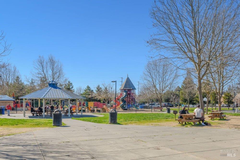 Detail Gallery Image 41 of 45 For 1610 Northstar Dr, Petaluma,  CA 94954 - 3 Beds | 2/1 Baths