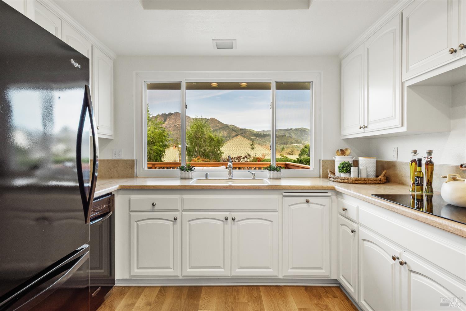 Detail Gallery Image 16 of 53 For 408 Woodley Way, Santa Rosa,  CA 95409 - 3 Beds | 2/1 Baths