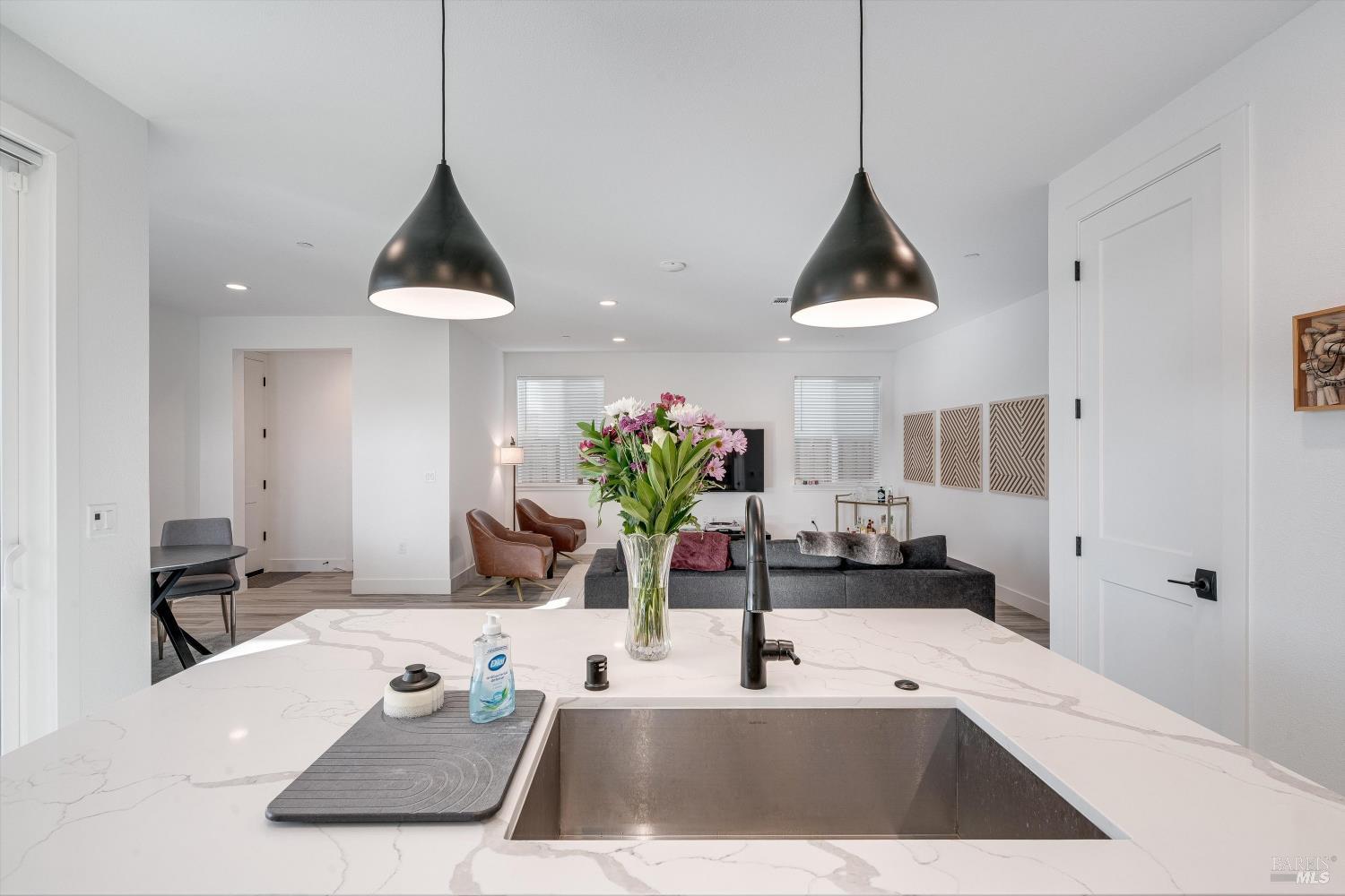 Detail Gallery Image 15 of 45 For 303 Flagship Dr, Napa,  CA 94558 - 4 Beds | 3 Baths