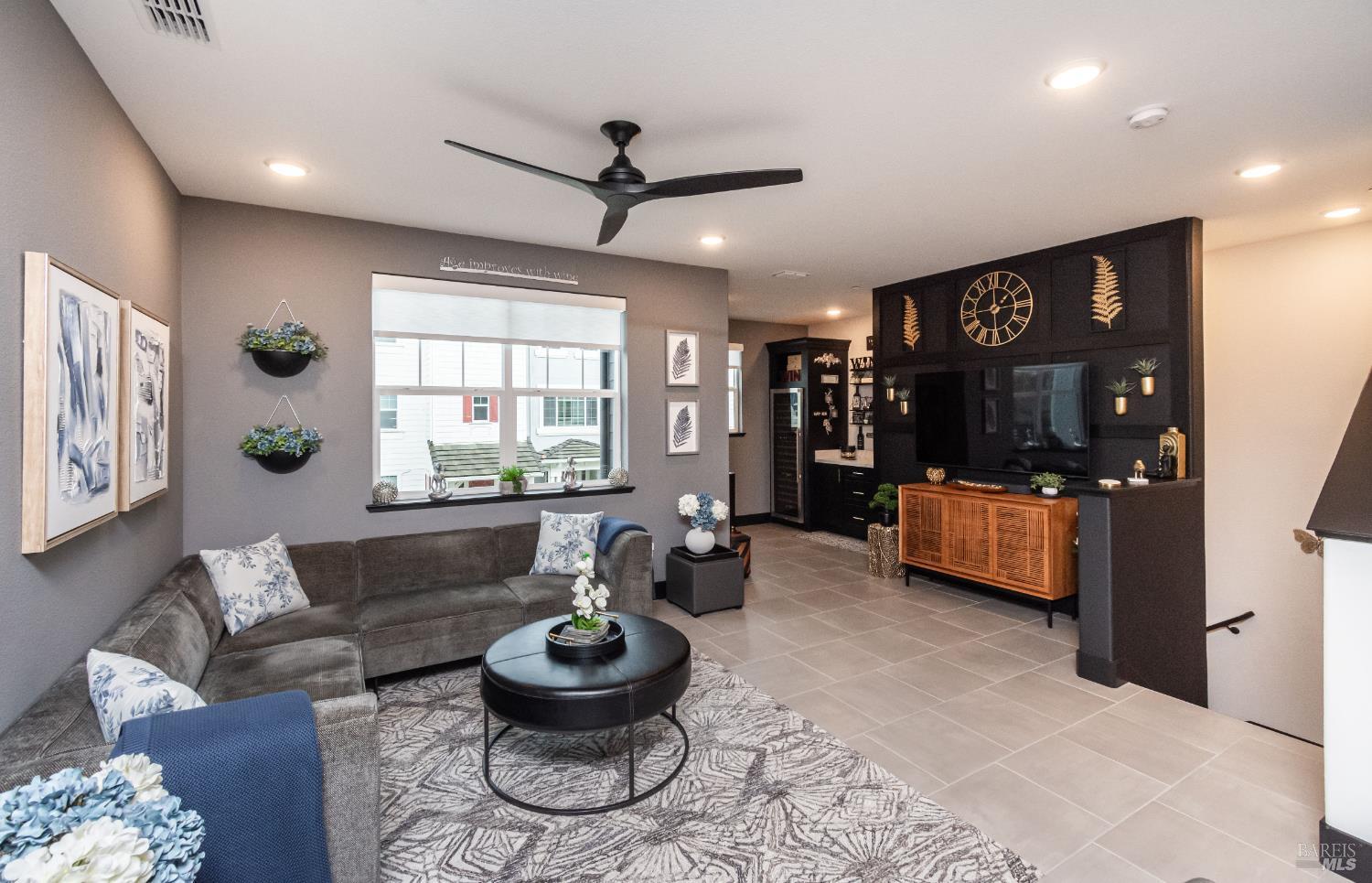 Detail Gallery Image 16 of 52 For 324 Pear Tree Ter #D,  Napa,  CA 94558 - 3 Beds | 2/1 Baths