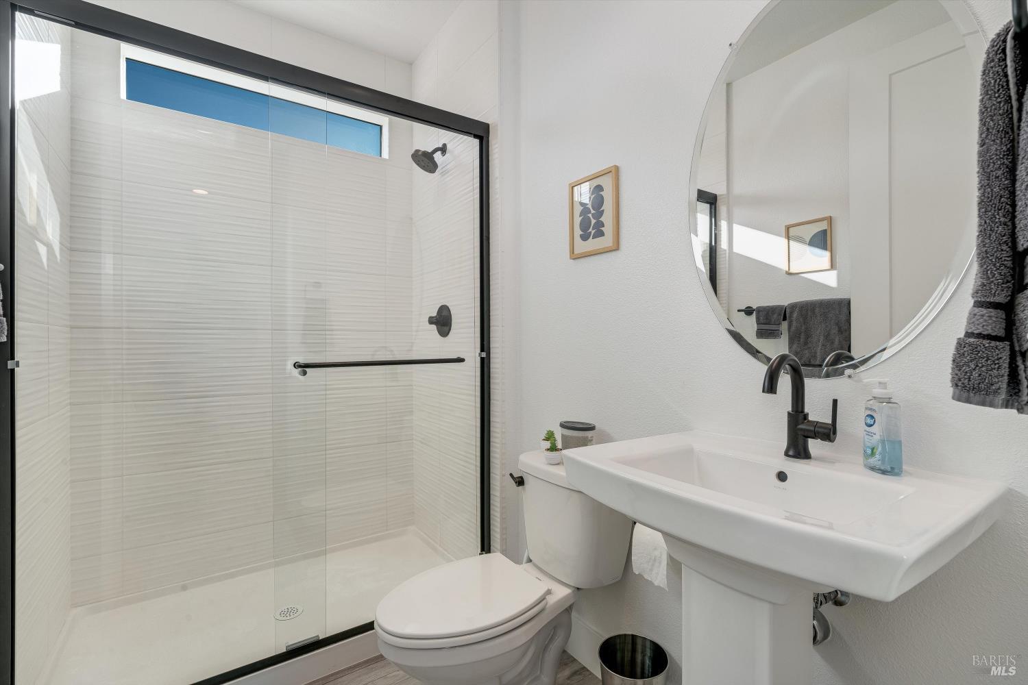 Detail Gallery Image 8 of 45 For 303 Flagship Dr, Napa,  CA 94558 - 4 Beds | 3 Baths