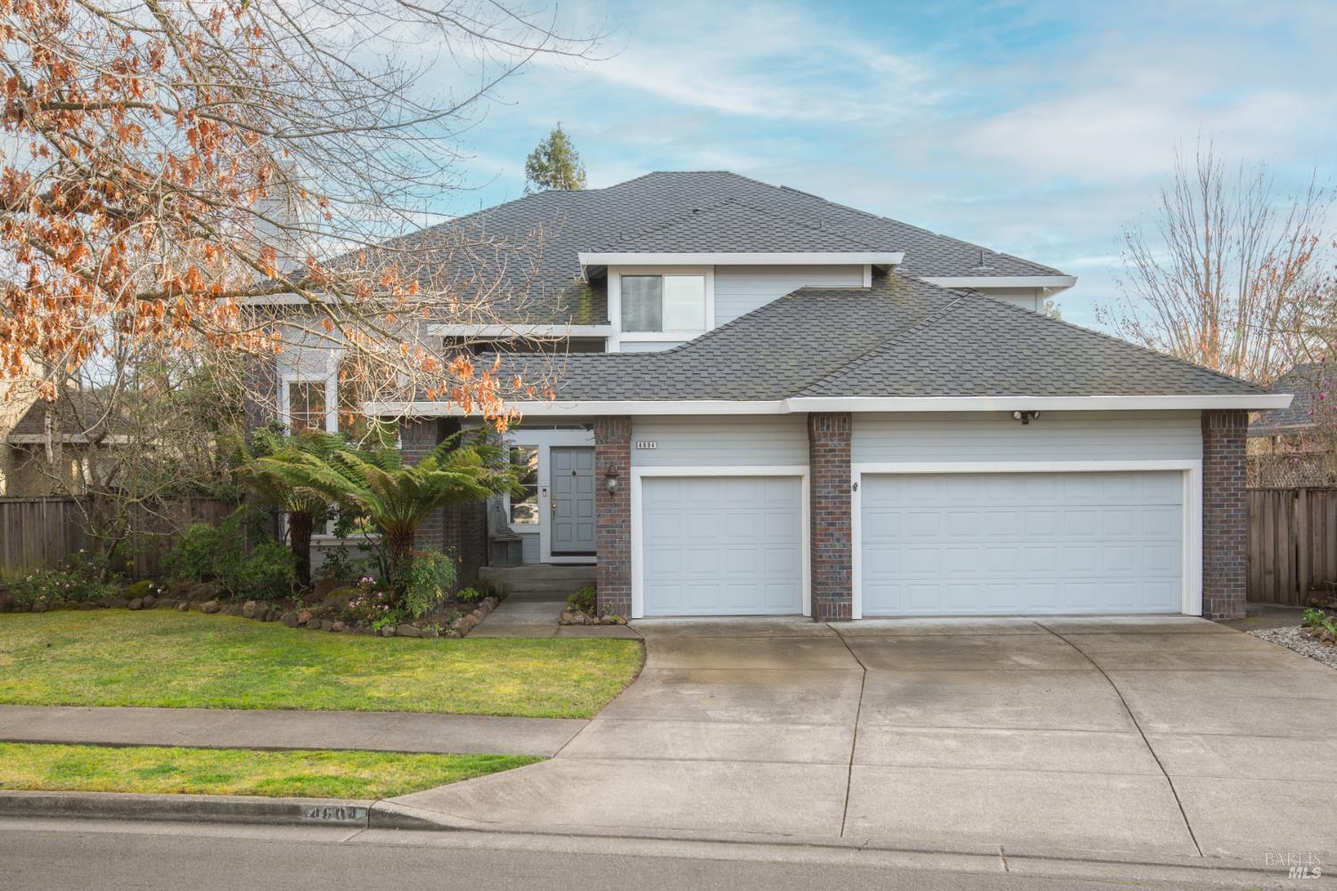 Detail Gallery Image 2 of 79 For 4604 Parktrail Ct, Santa Rosa,  CA 95405 - 4 Beds | 3 Baths