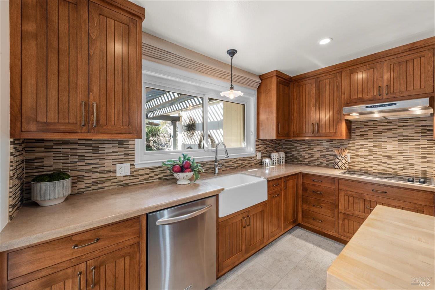 Detail Gallery Image 11 of 38 For 1841 Spring Mountain Rd, Saint Helena,  CA 94574 - 3 Beds | 2 Baths