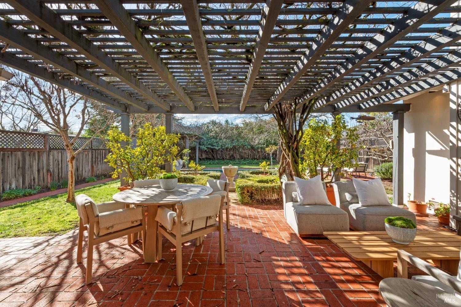 Detail Gallery Image 28 of 38 For 1841 Spring Mountain Rd, Saint Helena,  CA 94574 - 3 Beds | 2 Baths