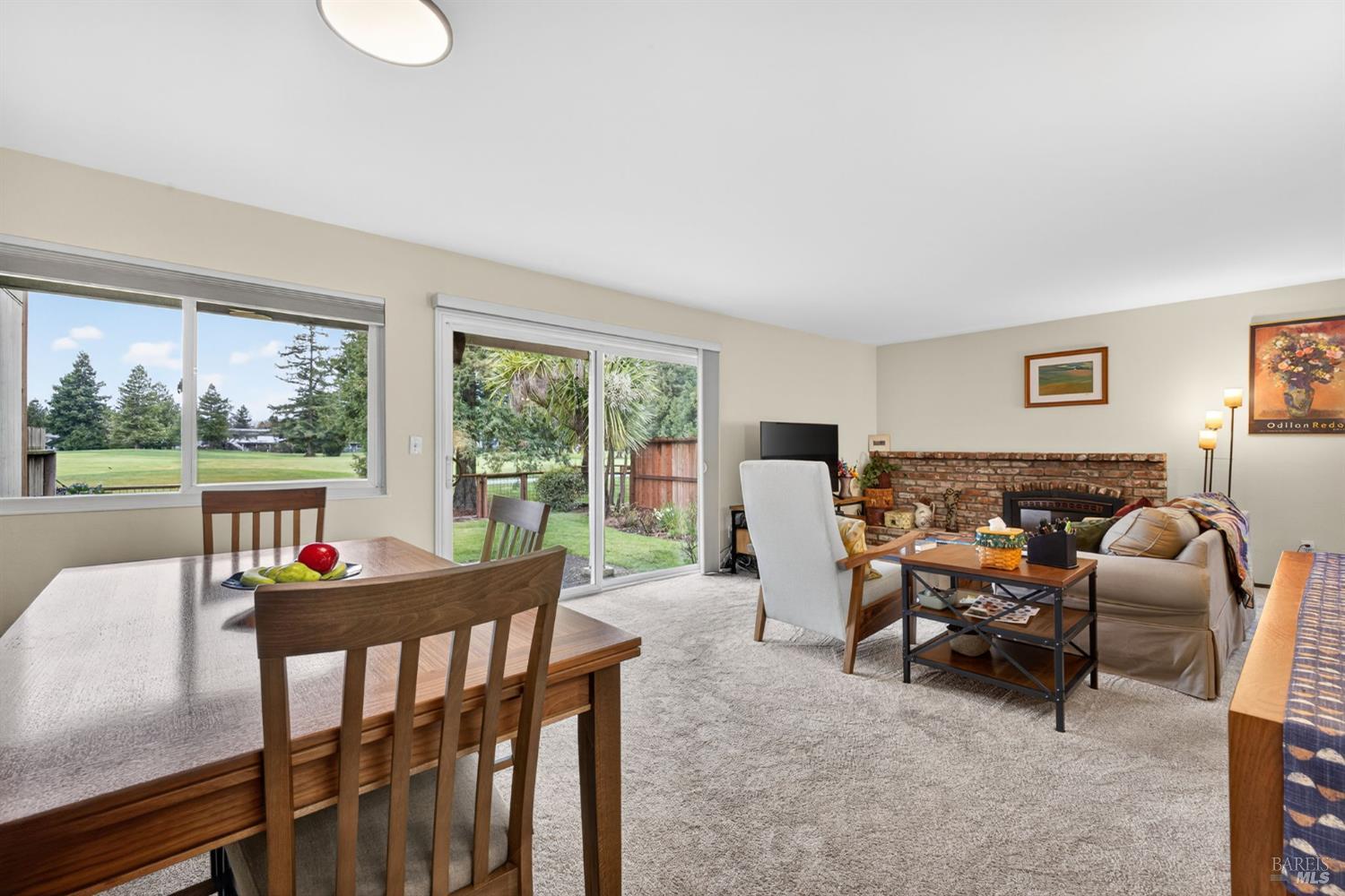 Detail Gallery Image 5 of 37 For 872 Hudis St, Rohnert Park,  CA 94928 - 2 Beds | 2/1 Baths