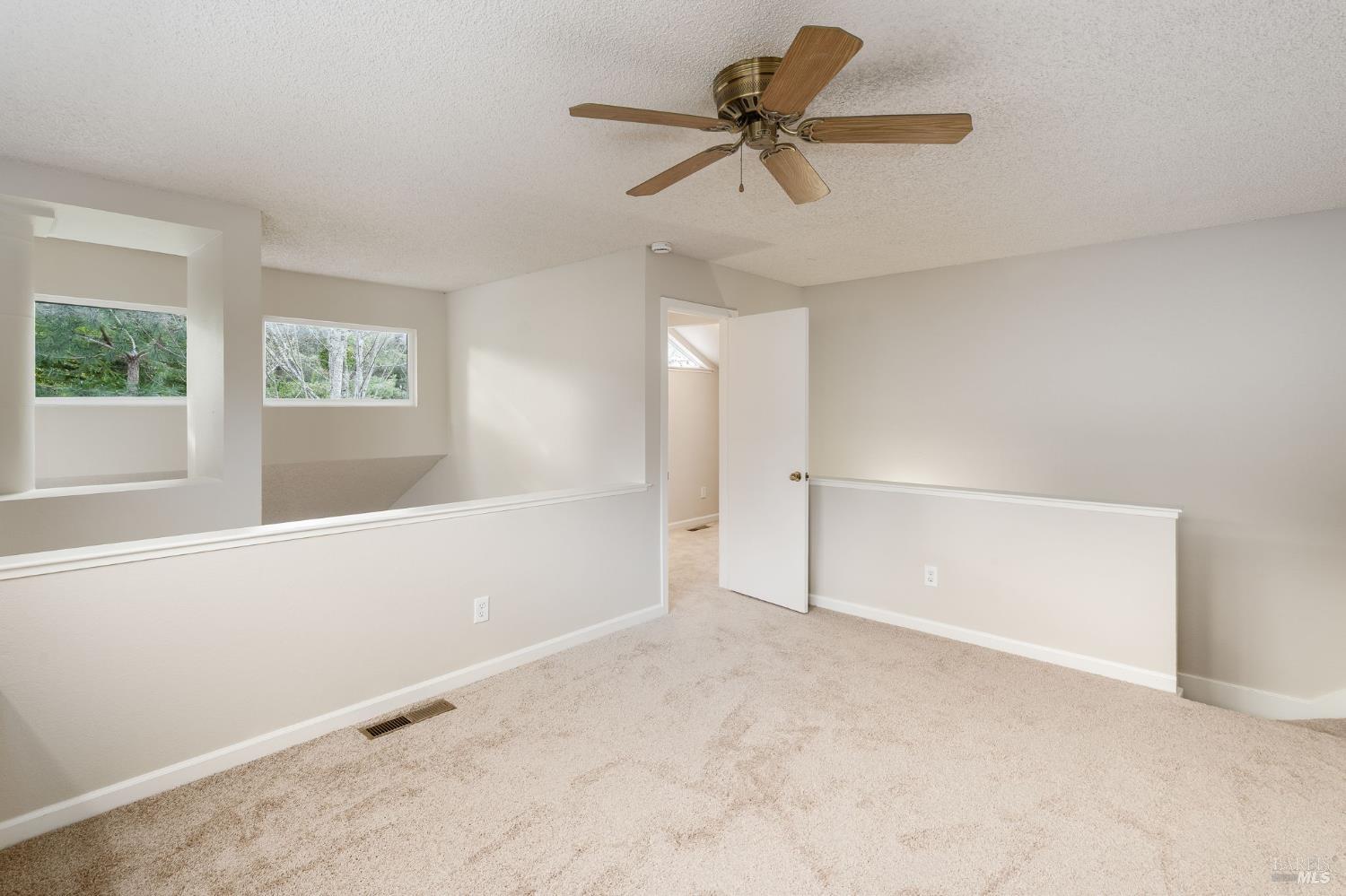 Detail Gallery Image 17 of 47 For 2322 Lakeview Dr, Santa Rosa,  CA 95405 - 3 Beds | 2 Baths