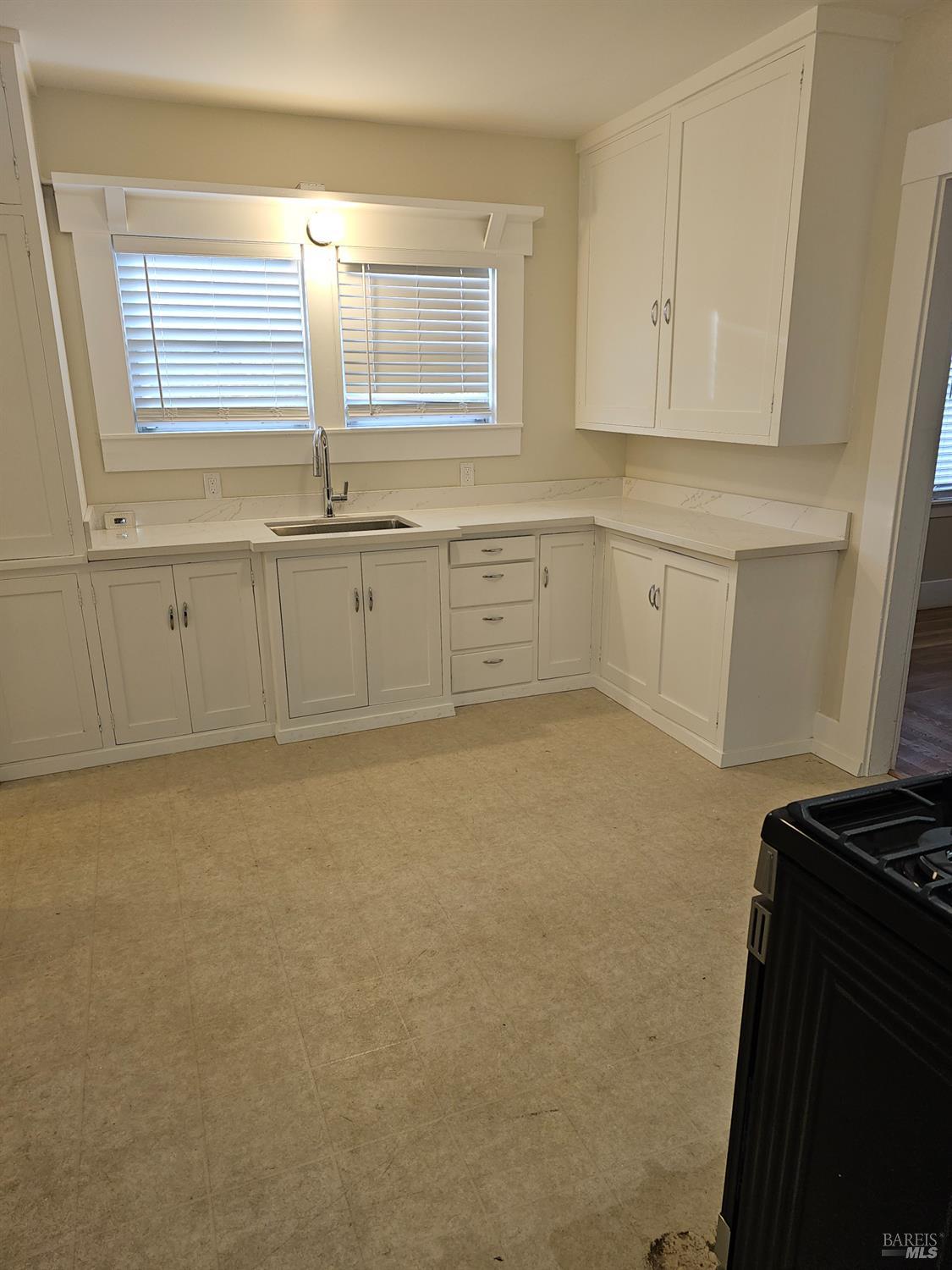 Detail Gallery Image 13 of 35 For 412 Lincoln St, Santa Rosa,  CA 95401 - 2 Beds | 1 Baths