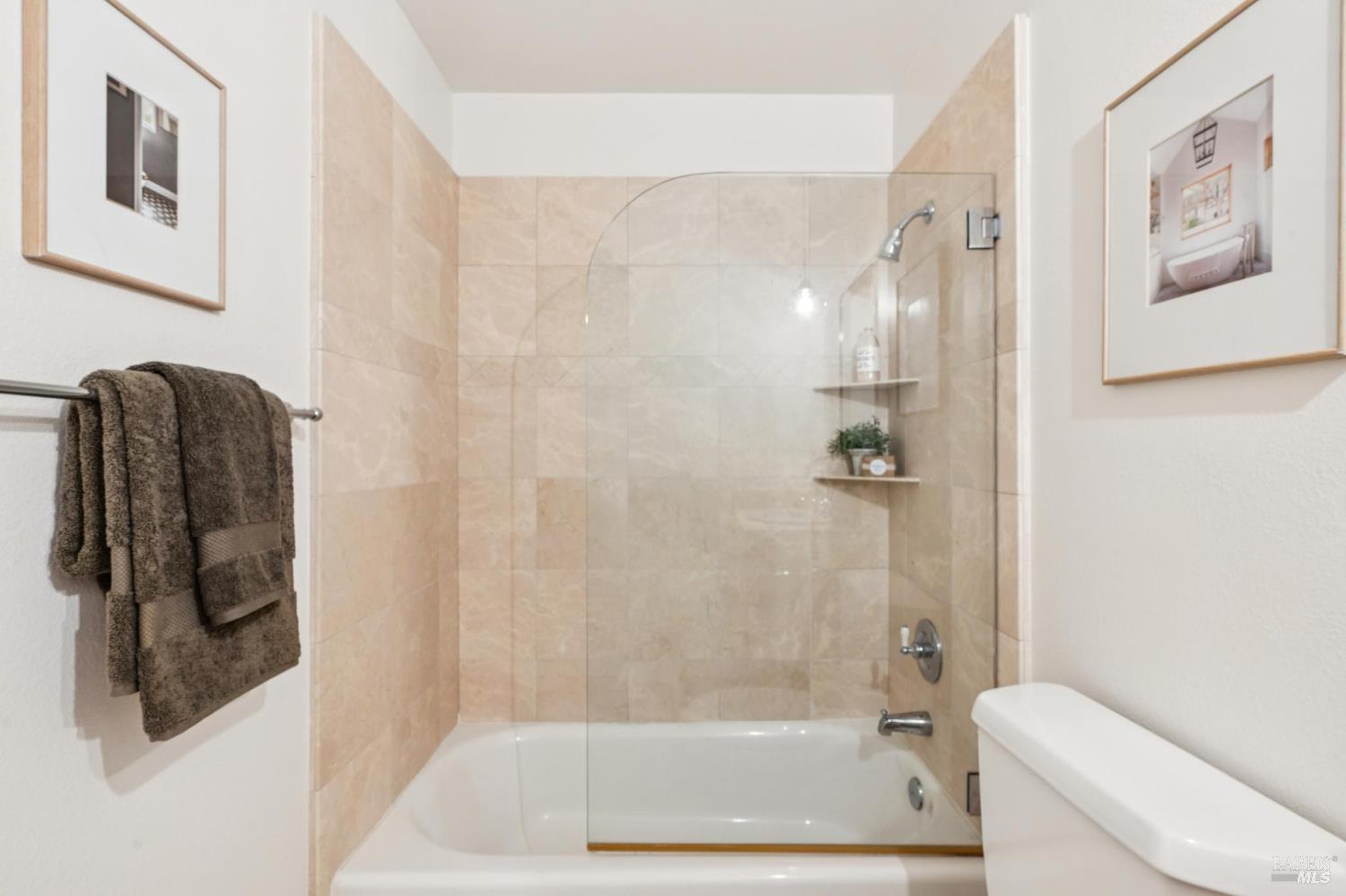 Detail Gallery Image 46 of 66 For 405 Laverne Ave, Mill Valley,  CA 94941 - 5 Beds | 4 Baths