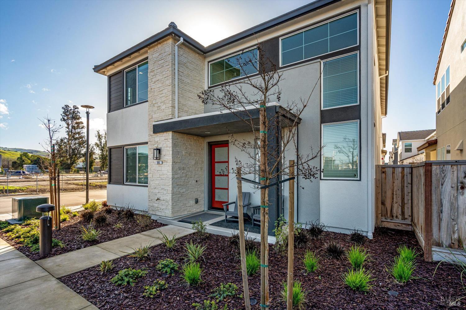 Detail Gallery Image 2 of 45 For 303 Flagship Dr, Napa,  CA 94558 - 4 Beds | 3 Baths