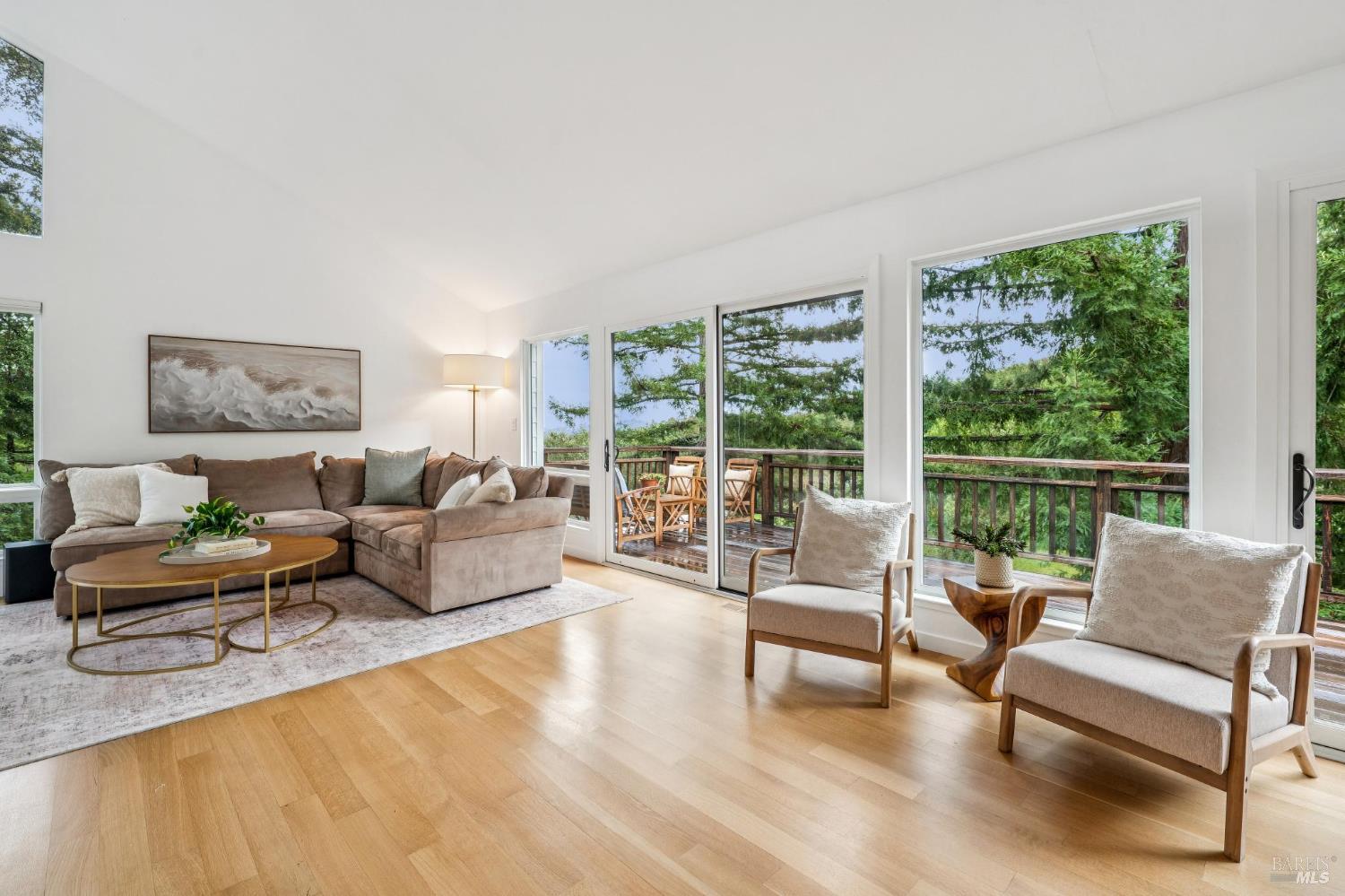 Detail Gallery Image 4 of 49 For 25 Palomino Cir, Novato,  CA 94947 - 5 Beds | 2/1 Baths