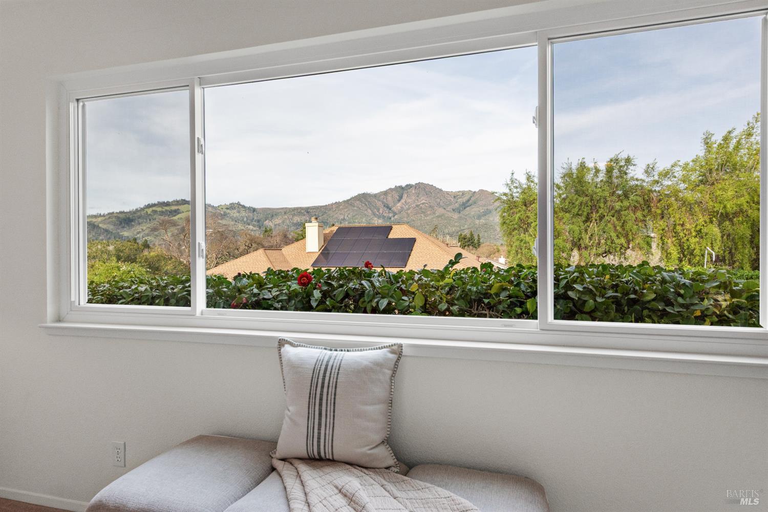 Detail Gallery Image 33 of 53 For 408 Woodley Way, Santa Rosa,  CA 95409 - 3 Beds | 2/1 Baths