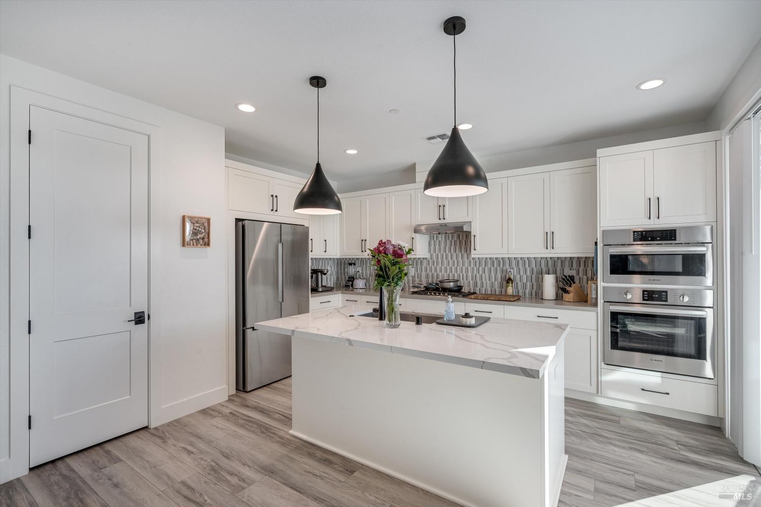 Detail Gallery Image 10 of 45 For 303 Flagship Dr, Napa,  CA 94558 - 4 Beds | 3 Baths