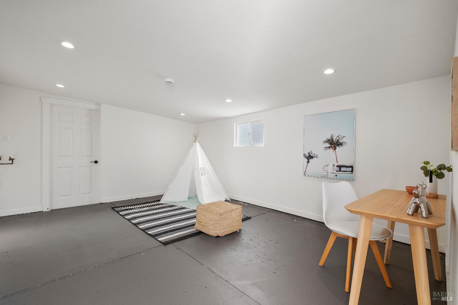 Detail Gallery Image 26 of 28 For 1313 Mcgregor Ave, Petaluma,  CA 94954 - 3 Beds | 1 Baths