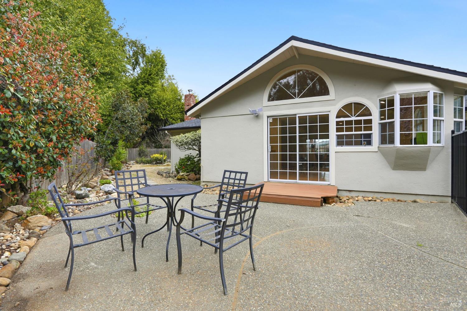 Detail Gallery Image 37 of 44 For 12 Angelica Ct, Novato,  CA 94947 - 3 Beds | 2 Baths