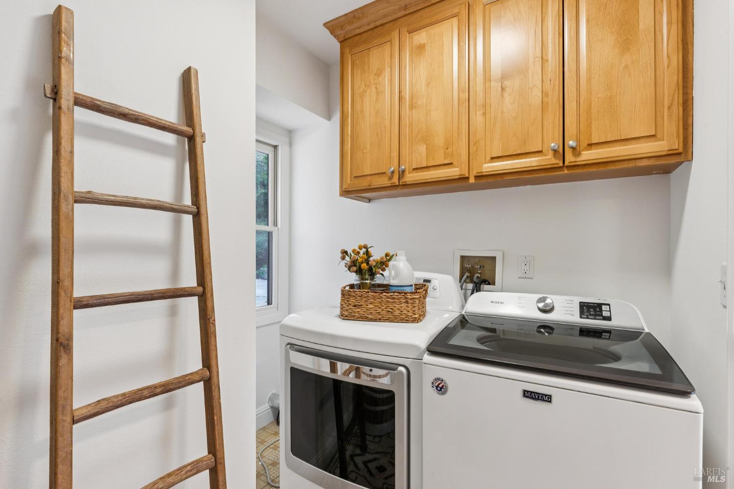 Detail Gallery Image 49 of 66 For 405 Laverne Ave, Mill Valley,  CA 94941 - 5 Beds | 4 Baths