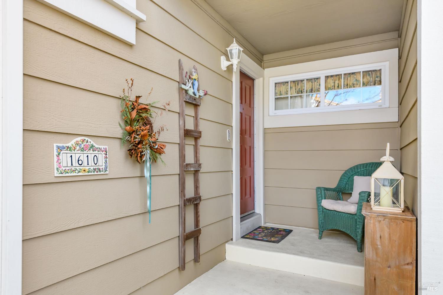 Detail Gallery Image 6 of 45 For 1610 Northstar Dr, Petaluma,  CA 94954 - 3 Beds | 2/1 Baths