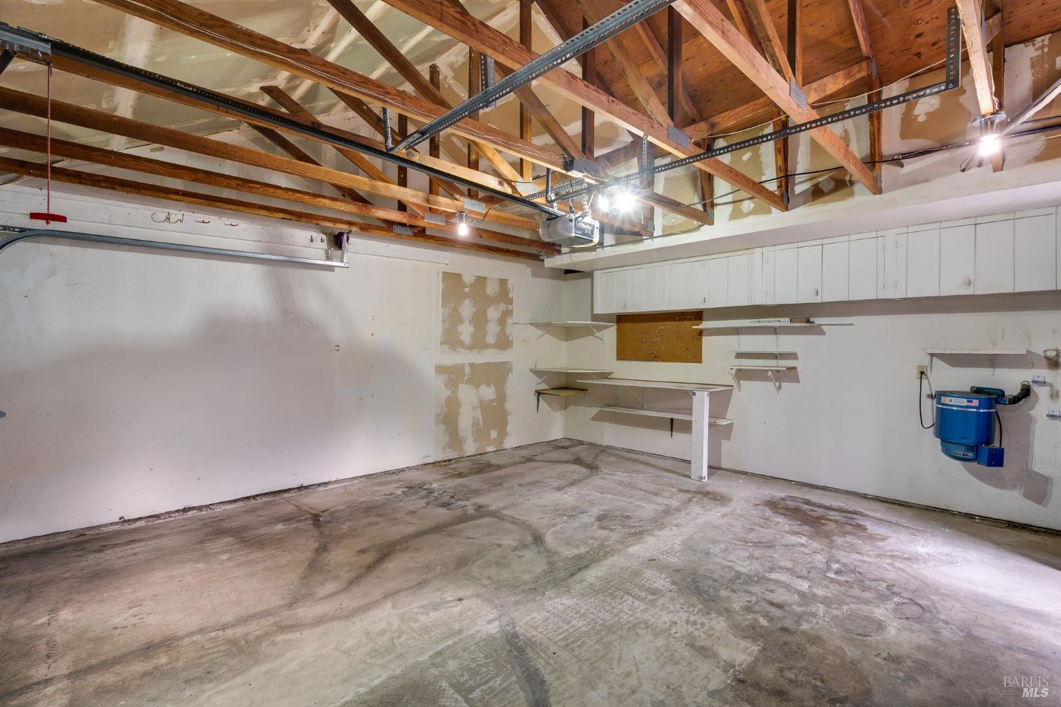 Detail Gallery Image 26 of 47 For 2322 Lakeview Dr, Santa Rosa,  CA 95405 - 3 Beds | 2 Baths