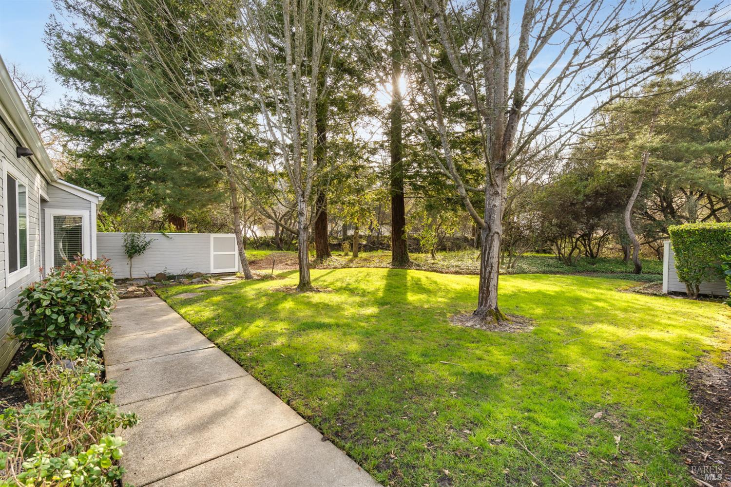 Detail Gallery Image 25 of 47 For 2322 Lakeview Dr, Santa Rosa,  CA 95405 - 3 Beds | 2 Baths