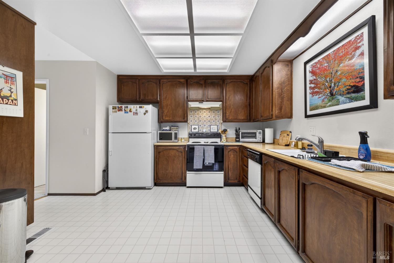 Detail Gallery Image 14 of 37 For 872 Hudis St, Rohnert Park,  CA 94928 - 2 Beds | 2/1 Baths